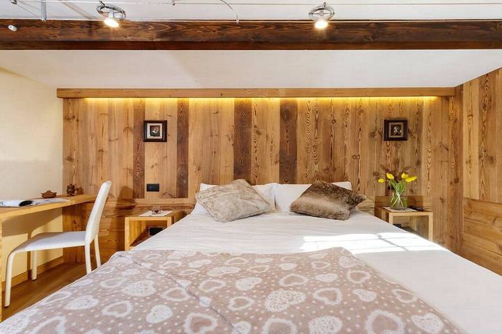 Maisonette Grenè - Authentic Alpine Retreat in Cervinia, Valtournenche