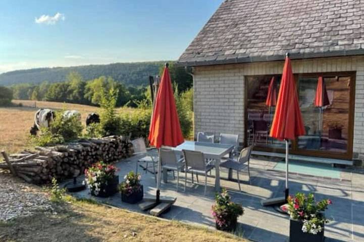 Gîte pour 8 personnes, avec jardin et terrasse à Viroinval