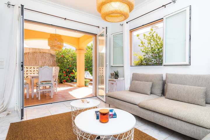 Holiday Home "Villa Sion" with Mountain Views, Pool, Wi-Fi & Terrace, Near Beaches in Cala Anguila, Manacor