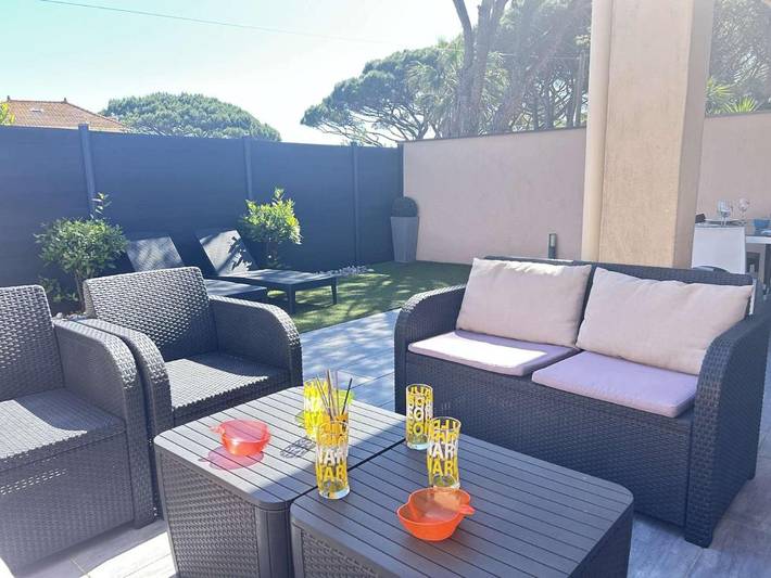 Villa pour 8 personnes, avec Terrasse ainsi que Jardin et Piscine