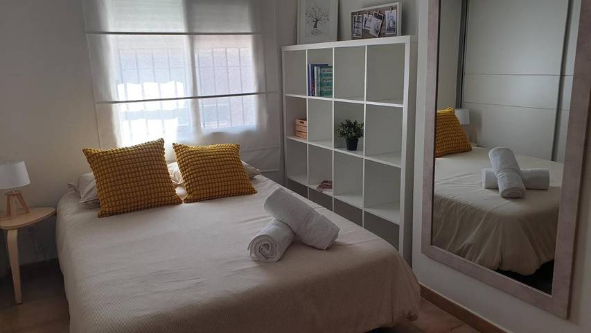 Casa rural para 8 personas, con piscina además de terraza y jardín en Campo de Turia - 4