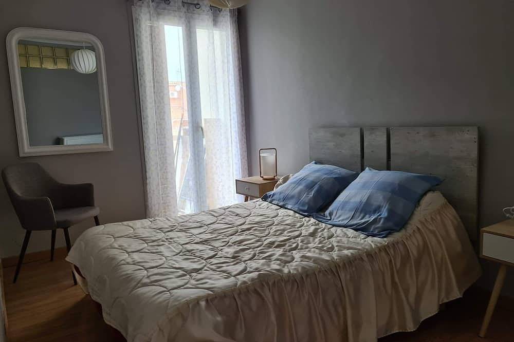 Entire apartment, Charming accommodation on the port of Mèze in Mèze, Côte d'Améthyste