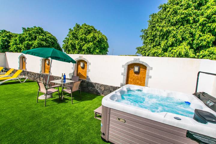 Chalet para 6 personas, con terraza además de piscina y jardín en Lanzarote - 3
