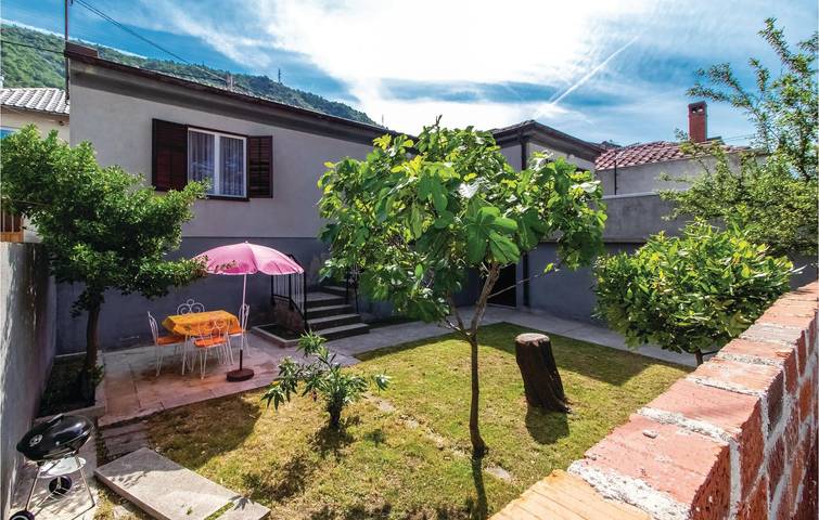 Ferienhaus für 6 Personen, mit Terrasse in Bakarac