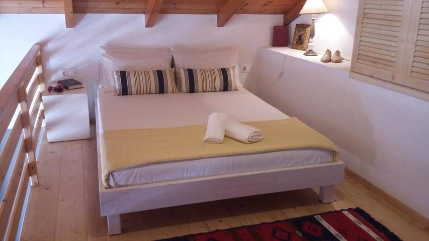 Ferienhaus für 4 Personen, mit Balkon und Terrasse sowie Garten und Ausblick in Koroni