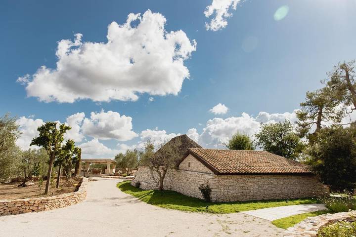 Location de vacances pour 4 personnes, avec piscine ainsi que vue et jardin à Corato - 3