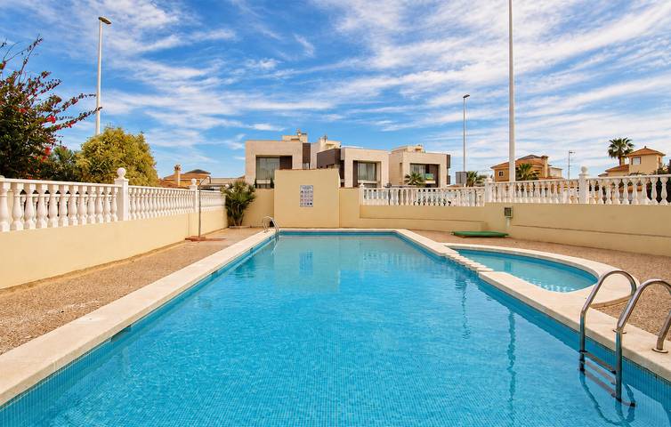 Maison de vacances pour 6 personnes, avec terrasse et piscine - 1
