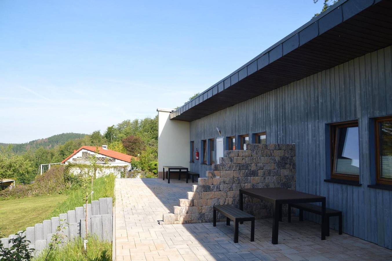 Ganze Wohnung, Apartment „Blick Ruhla“ mit Bergblick, privater Terrasse und Wlan in Wartburg, Ruhla