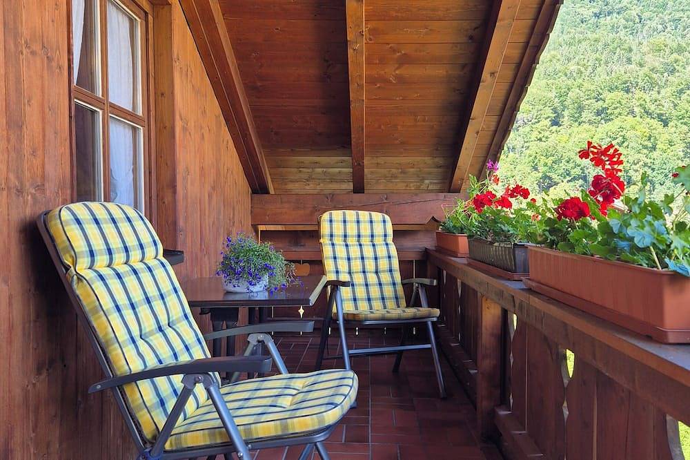 Ganze Wohnung, Gästehaus Mack im oberbayerischen Landhausstil in Oberau, Bayerische Alpen