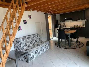 Gîte pour 6 personnes, avec vue ainsi que jardin et vue sur le lac, adapté aux familles à Royère-de-Vassivière