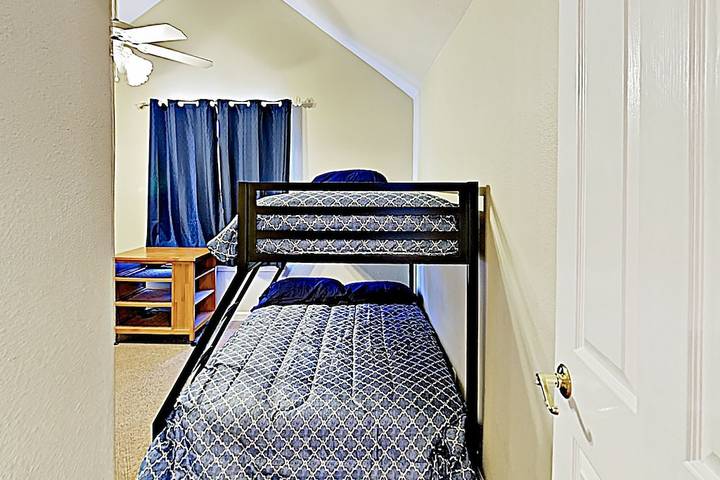 Vacation rental for 9 people, with balcony in Pismo Beach