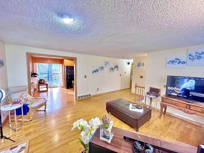 Vacation rental for 21 people, with hot tub and yard in Kirkland