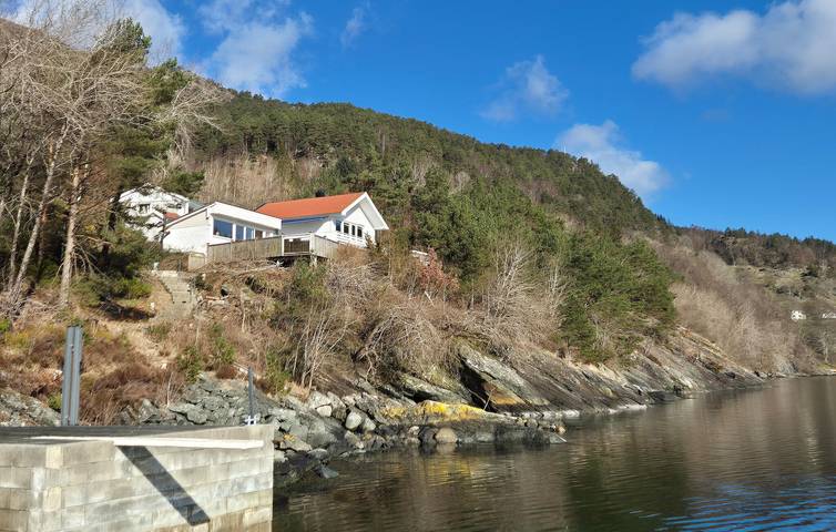 Ferienhaus für 11 Personen, mit Terrasse und Garten in Bømlo