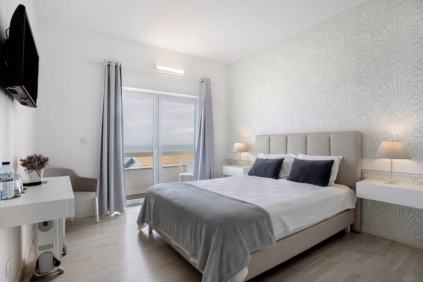 Room 'Vista Mar 4' with Balcony and Wi-Fi in Ribamar, Lissabon distrikt