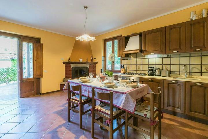 Location de vacances pour 6 personnes, avec terrasse et jardin, adapté aux familles à Capannori - 3