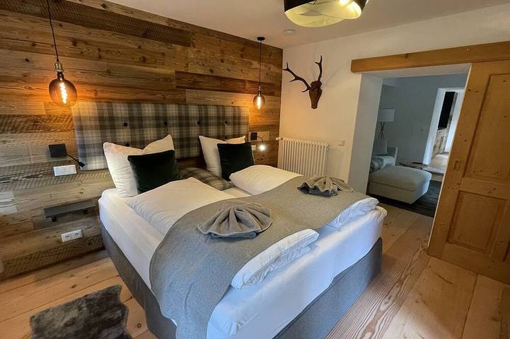 Ferienwohnung für 2 Personen, mit Garten und Whirlpool sowie Terrasse, mit Haustier in Marquartstein