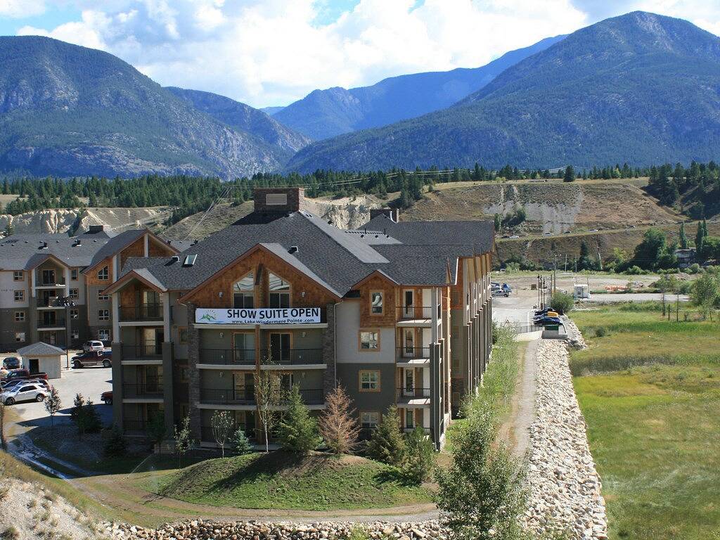 Ganze Wohnung, Strand-themenorientierte Familie Condo (Schlafmöglichkeiten für 7) Am Lake Windermere Pointe in Invermere in Kootenay-Nationalpark