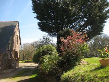 Gîte pour 2 personnes, avec jardin à Pléhédel