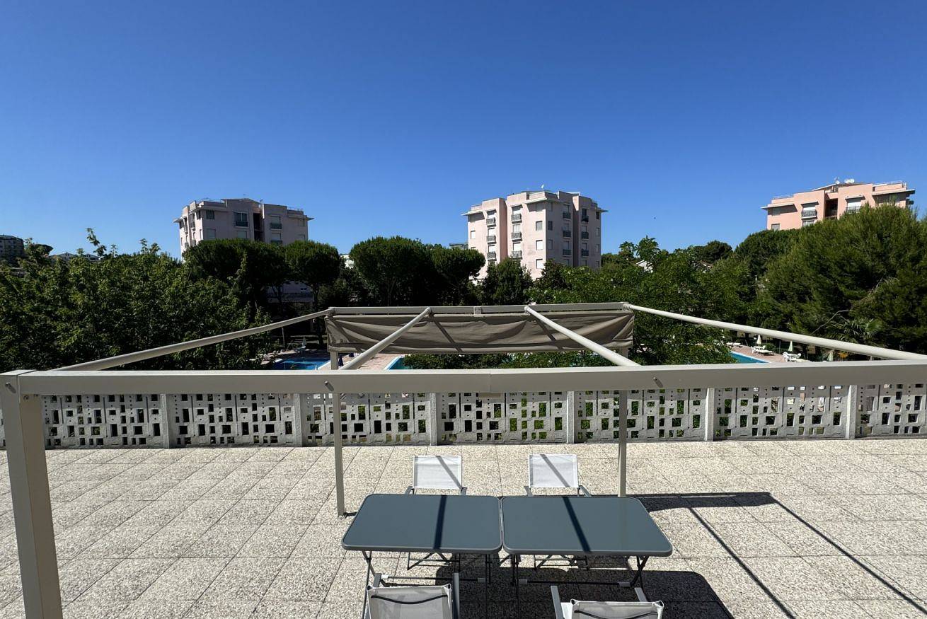 Entire apartment, M398 - Marcelli, three-room apartment with terrace in residence with swimming pool in Riviera del Conero