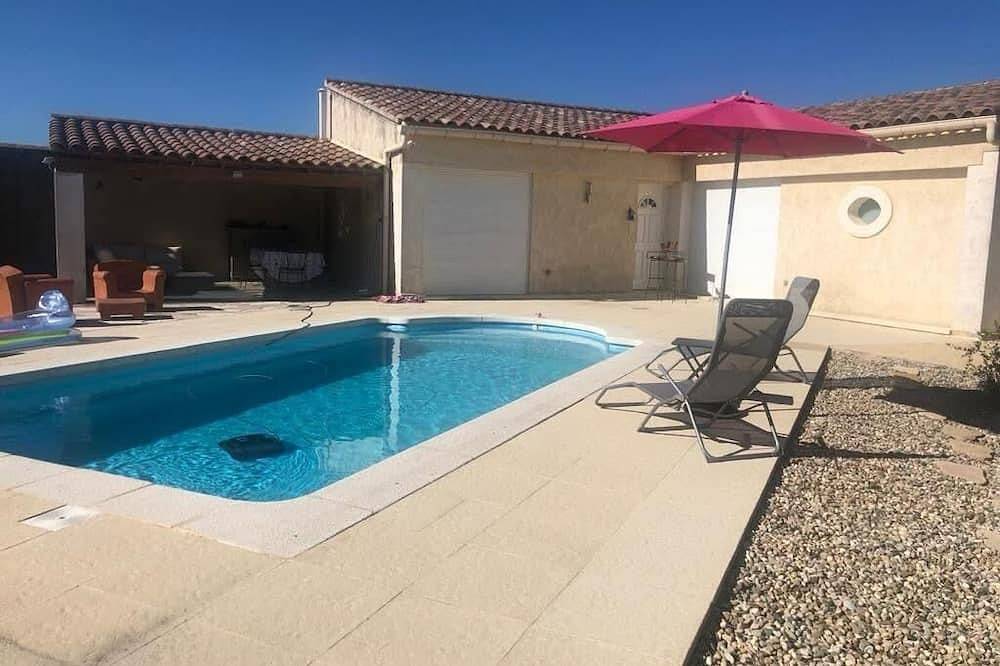House with swimming pool in Provence in Séguret, Vaucluse