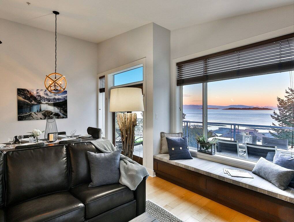 Ganze Wohnung, Atemberaubende Oase mit Meerblick in Vancouver Island 1 min. zu Fuß zum Strand 2Br 2Bth❤ in Parksville, Regional District of Nanaimo