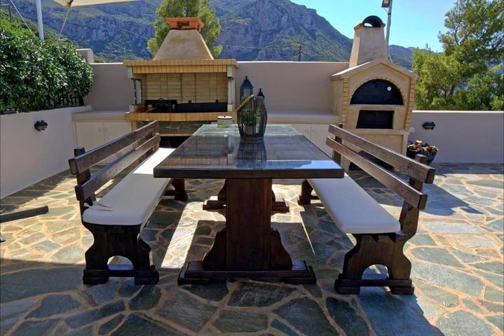 Gîte pour 2 personnes, avec Terrasse ainsi que Jardin et Vue dans Velanidia - 2