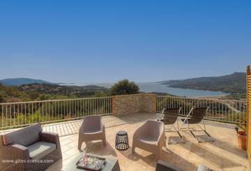 Gîte pour 6 personnes, avec terrasse à Viggianello