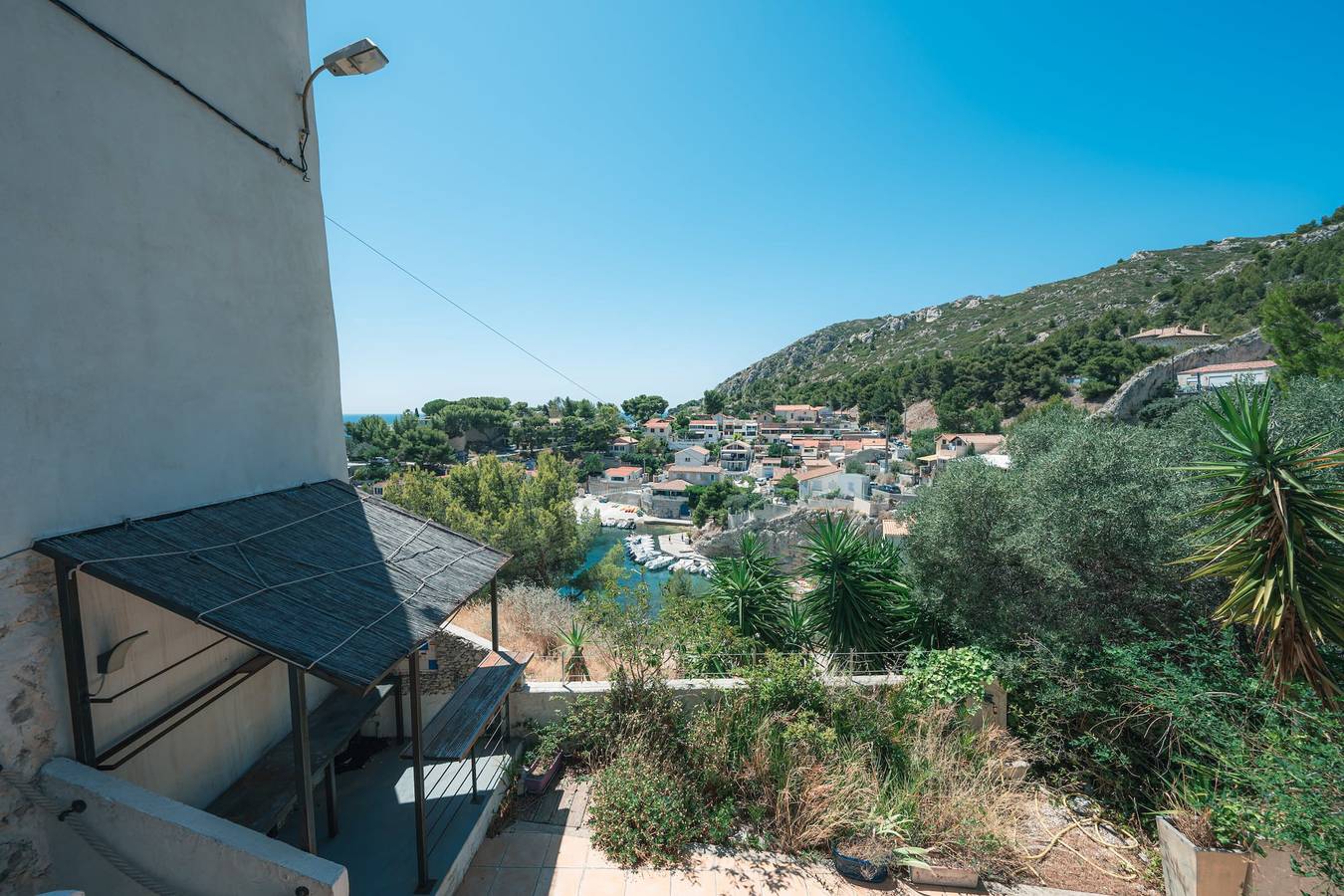Ganze Wohnung, L'Atypique - Cabanon 3 ch et terrasse au calme in Niolon, Le Rove