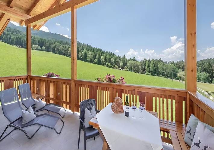Ganze Wohnung, Ferienwohnung 'Tamara' mit Bergblick, Gemeinschaftsterrasse und Wi-Fi in Kastelruth, Dolomiti Superski
