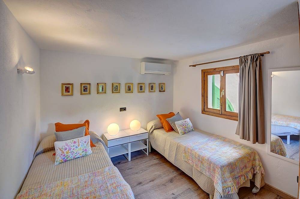 Una casa tranquilla nella valle, ideale per le famiglie. in Port d'Andratx, Andratx