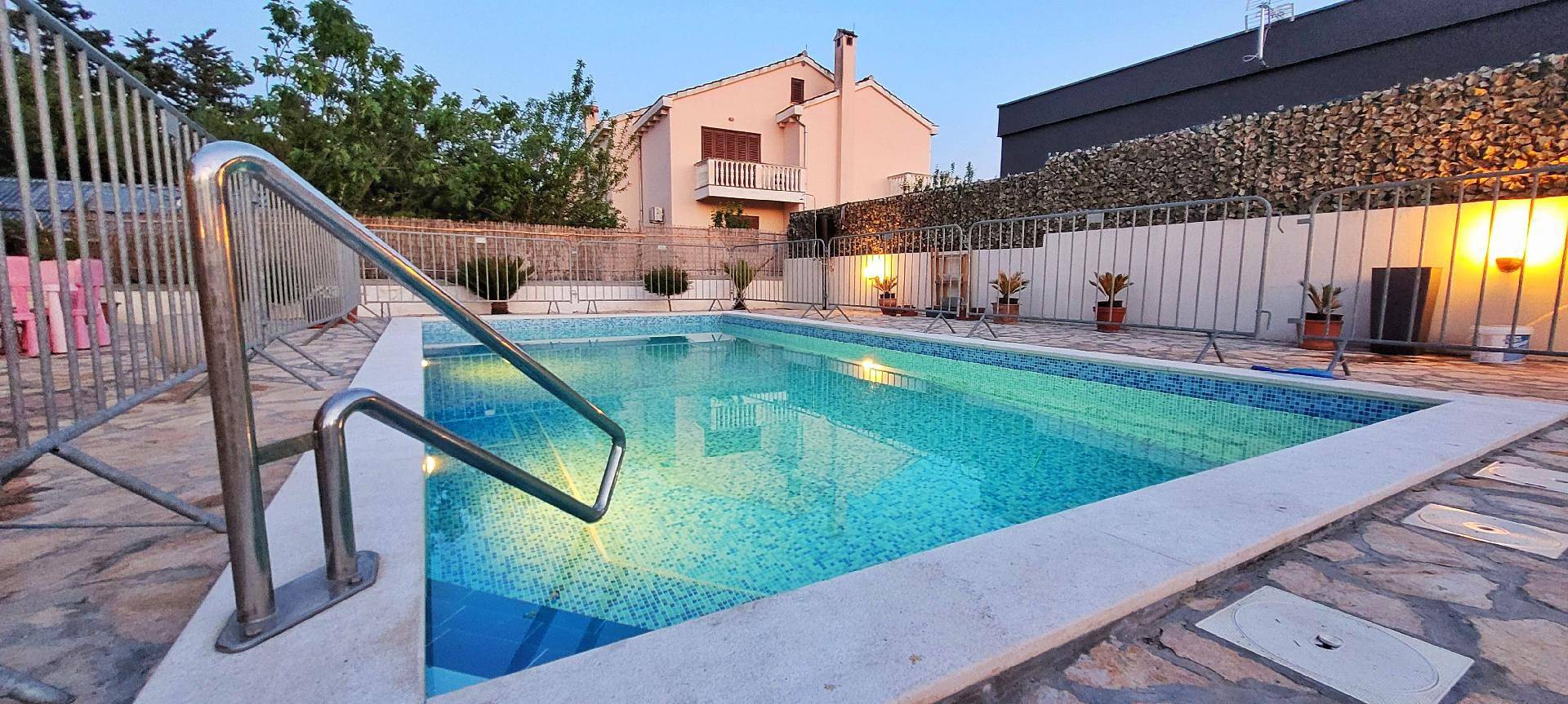 Villa Valentina Nin mit beheiztem Pool in Meeresnähe in Nin, Zadar