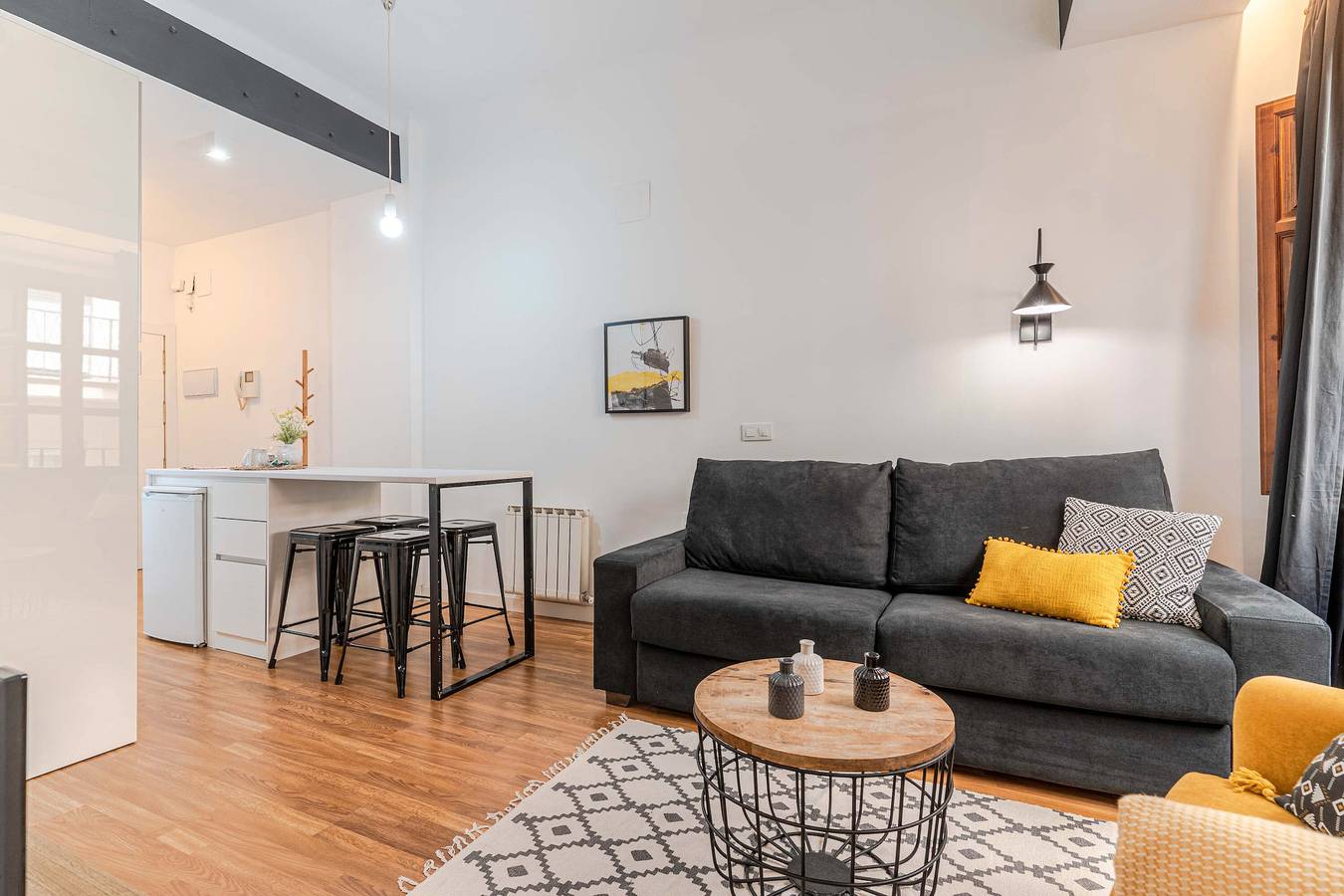 Entire apartment, Apartment 'Abenhamar' with Wi-Fi and Air Conditioning in Centro-Sagrario, Granada