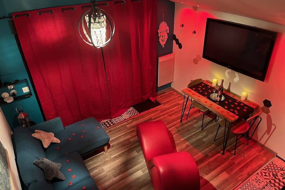 Entire apartment, Loveroom spa Piscine Sauna in Moëlan-sur-Mer, Côte de Cornouaille