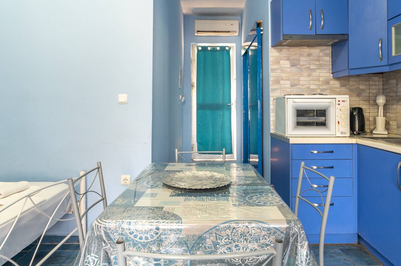 Entire apartment, Apartment 'Posidonas' with Sea View, Wi-Fi and Air Conditioning in Islands of Attika region