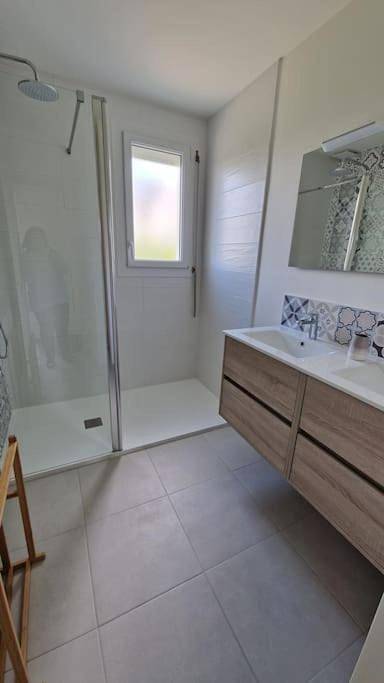 Location de vacances pour 11 personnes, avec vue ainsi que jardin et terrasse à Regnéville-sur-Mer - 2