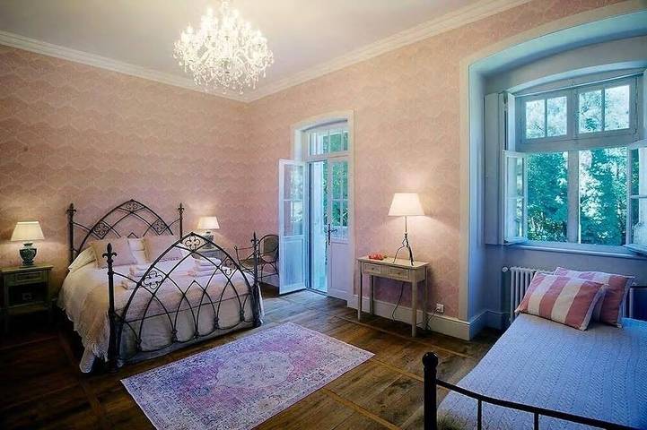 Gîte pour 40 personnes, avec jardin et piscine à Saint-Priest-les-Fougères - 2