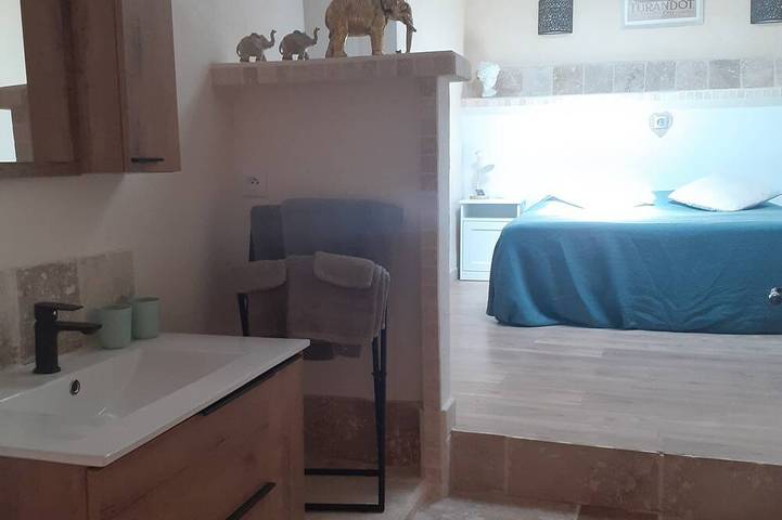 Gîte pour 2 personnes à Roche-Saint-Secret-Béconne - 2