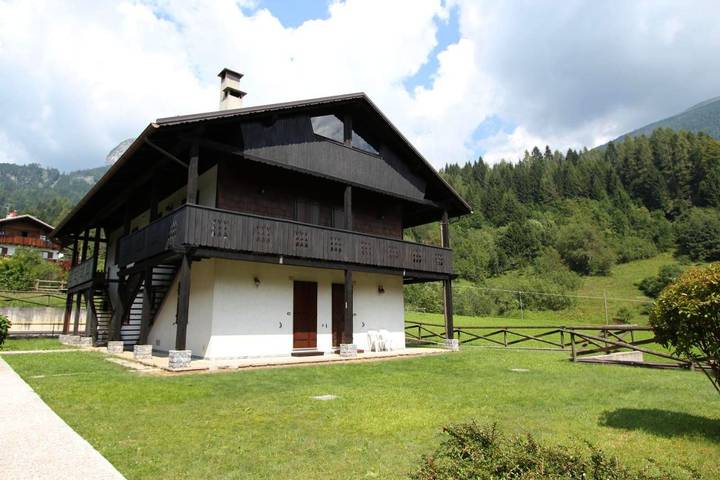 Appartamento per 6 persone, con Giardino e Panorama a Forni di Sopra
