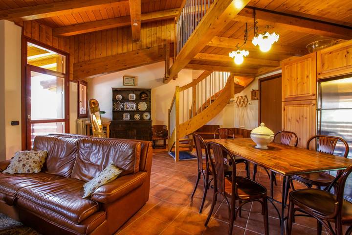 Appartamento per 4 persone, con balcone in La Valsàssina