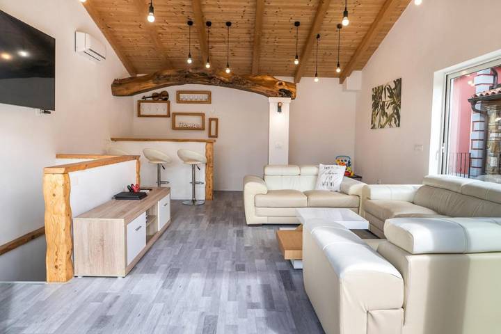 Ferienhaus für 12 Personen, mit Whirlpool und Terrasse sowie Garten und Kinderpool in Izola - 4