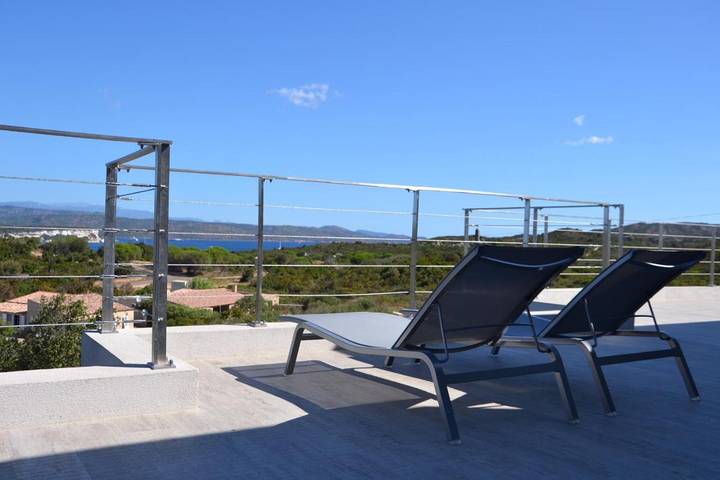 Location de vacances pour 8 personnes, avec piscine ainsi que vue et jardin dans Plage De Maora - 2