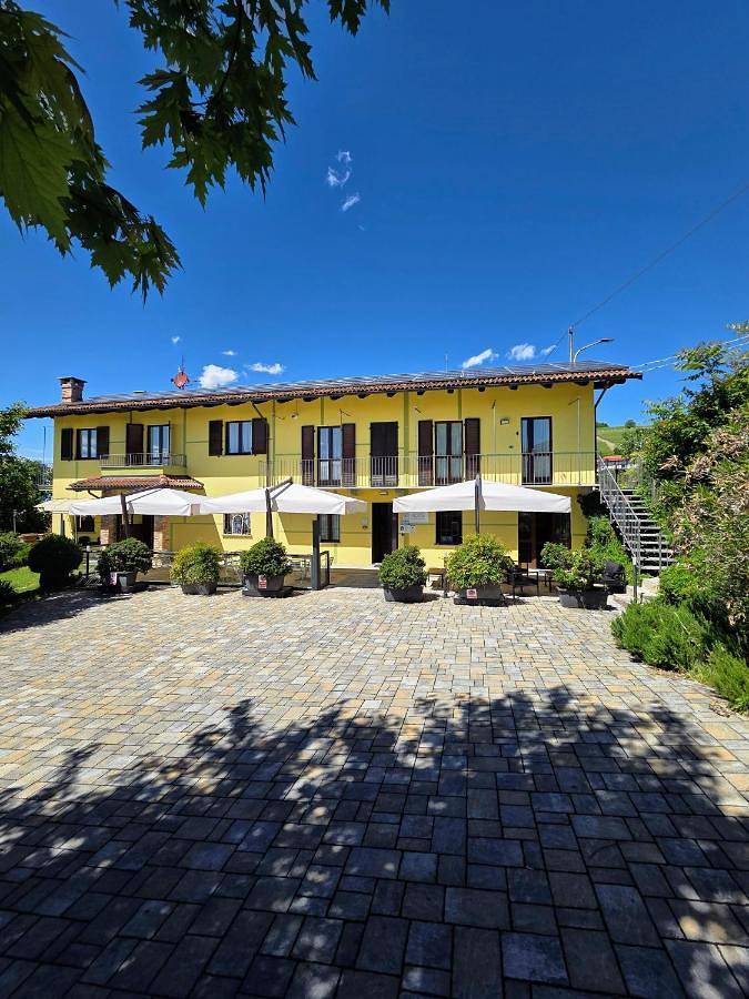 Gîte pour 7 personnes, avec jardin ainsi que vue et piscine, animaux acceptés à Narzole - 2