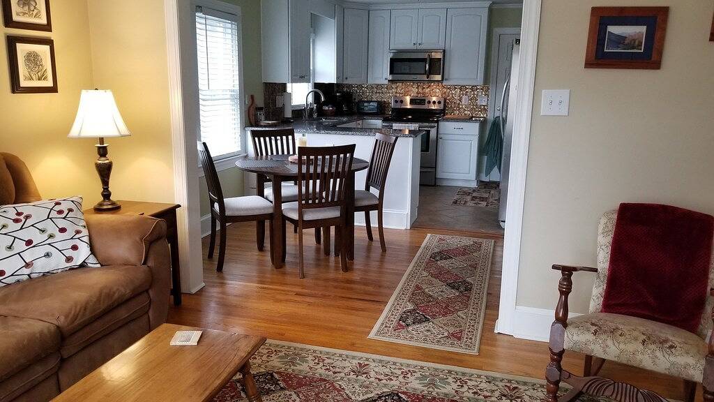 The Carolina Place, walking distance to downtown in West Jefferson, Jefferson (NC)