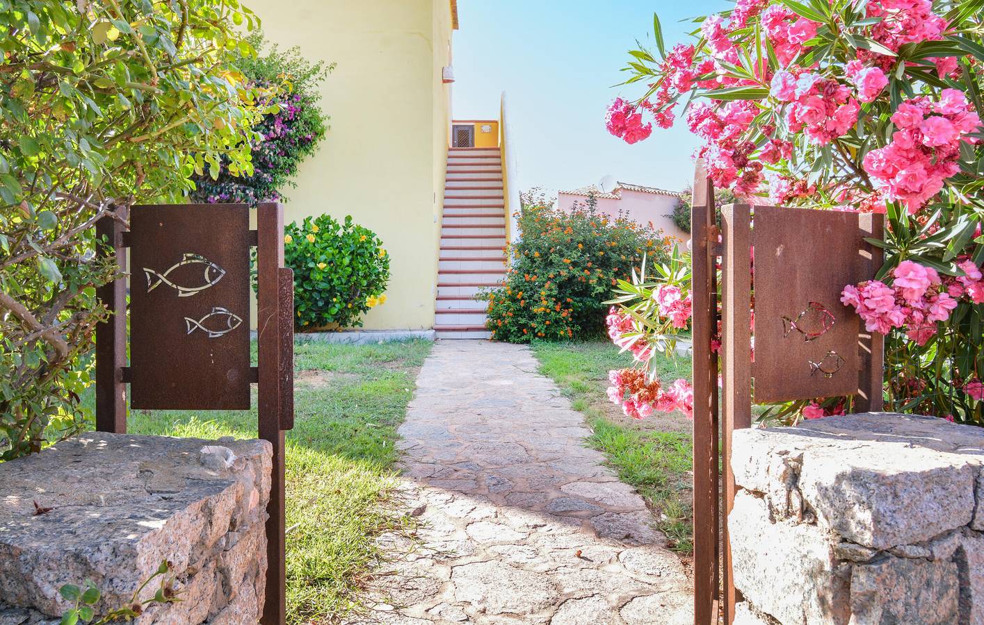 Appartamento intero, Appartamento sulla spiaggia con piscina e parcheggio in Lu Lamoni, Vignola Mare