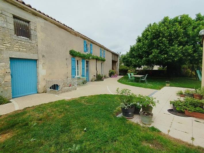 Location de vacances pour 3 personnes, avec jardin à Bouillé-Courdault - 3