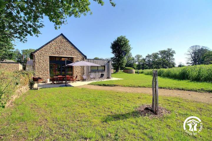Gîte pour 6 personnes, avec jardin et terrasse à Plumergat