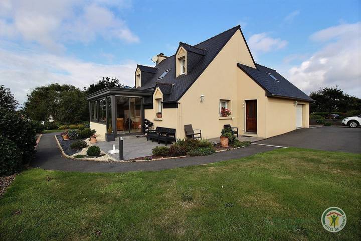 Gîte pour 6 personnes, avec Terrasse et Jardin à Trédrez-Locquémeau