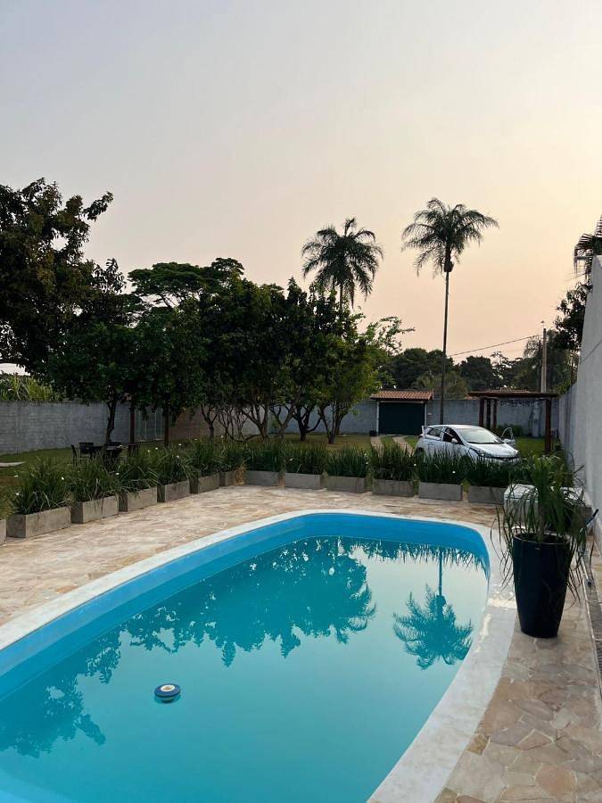 Casas e apartamentos de temporada para 15 pessoas, com balcão e piscina e ainda jardim, com animais de estimação em Araçoiaba da Serra