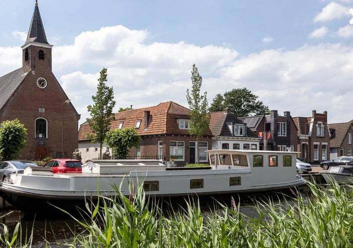 Bateau pour 2 personnes, avec Terrasse ainsi que Vue et Vue sur le lac à Heerenveen