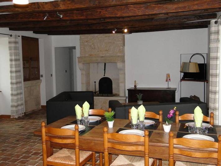 Location de vacances pour 6 personnes, avec jardin à Saint-Martin-l'Ars